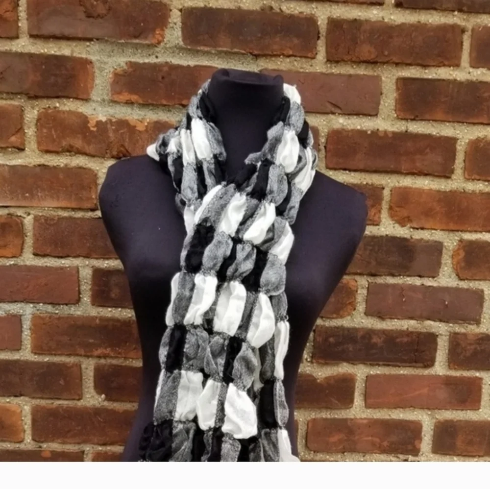 Black and White Ruched infinity‎ Scarf NEW